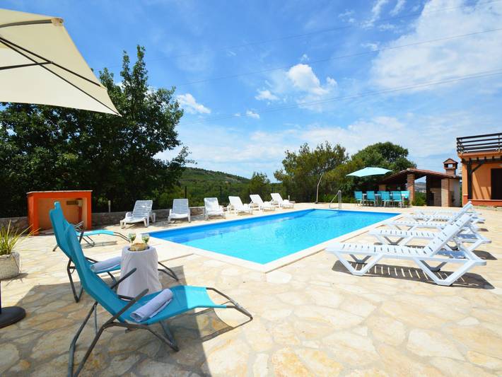 Ferienwohnung für 3 Personen, mit Terrasse und Garten in Bilice