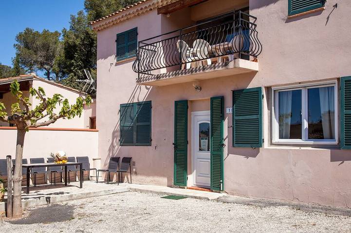 Maison de vacances pour 9 personnes, avec piscine et balcon à Le Pradet