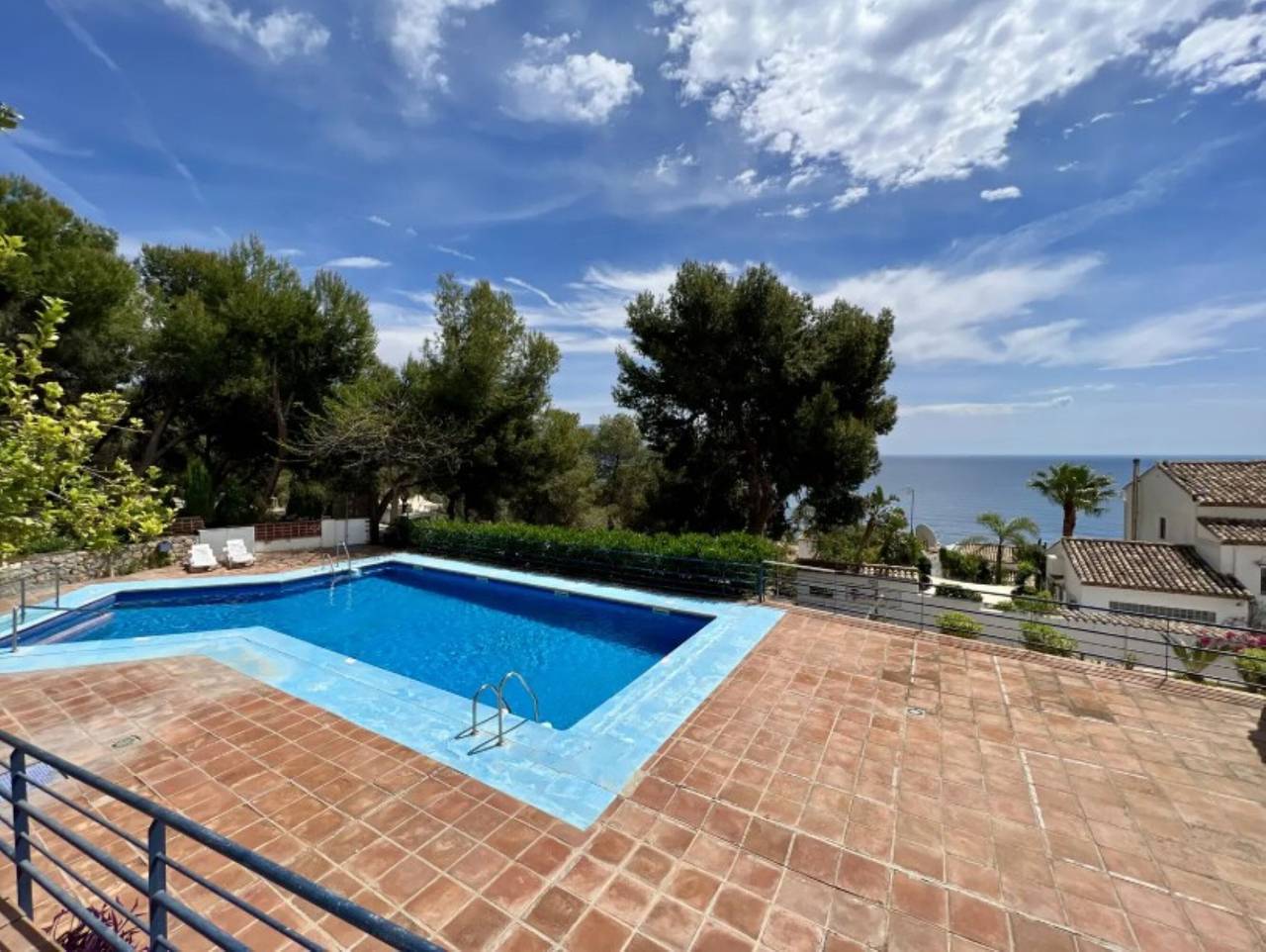 Maison de vacances 'El Faro 18' avec vue sur la mer, Wi-Fi et climatisation in La Herradura, Almuñecar