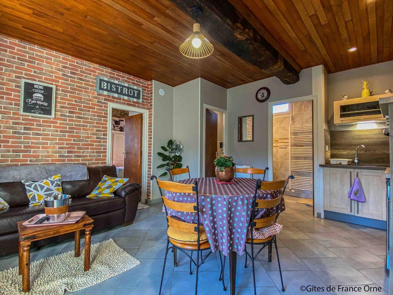 Studio entier, Charmante maison rénovée avec terrasse privée et jardin in La Chapelle-d'Andaine, Parc naturel régional Normandie-Maine