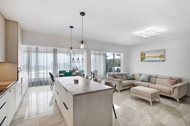Holiday Villa 'La Blanca' with Sea Views, Wi-Fi and Air Conditioning in Arona, South Tenerife