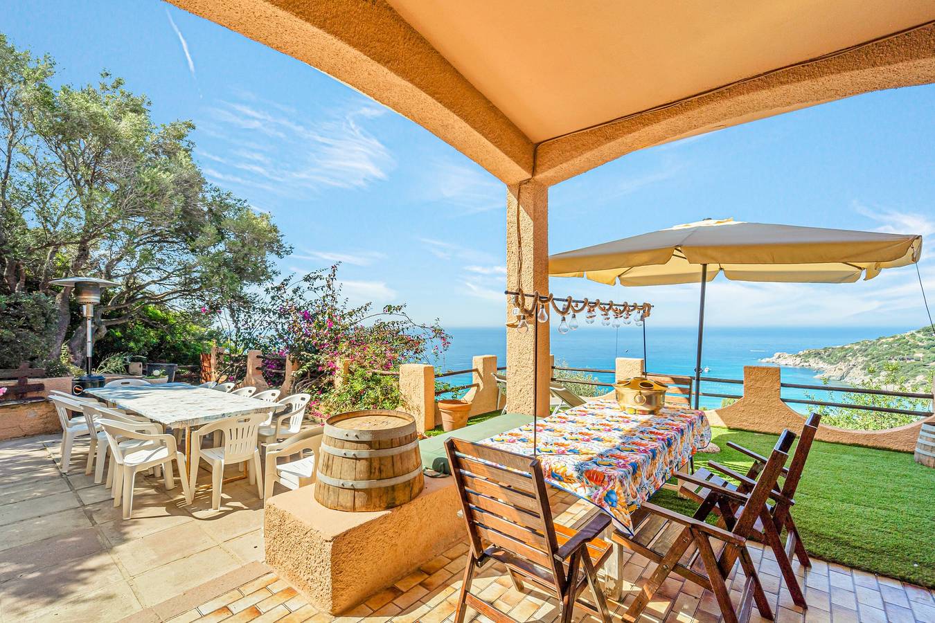 Villa "Sardinia Villa Torre delle Stelle" mit Meerblick, 2 privaten Terrassen und Wlan in Torre delle Stelle, Cagliari Provinz