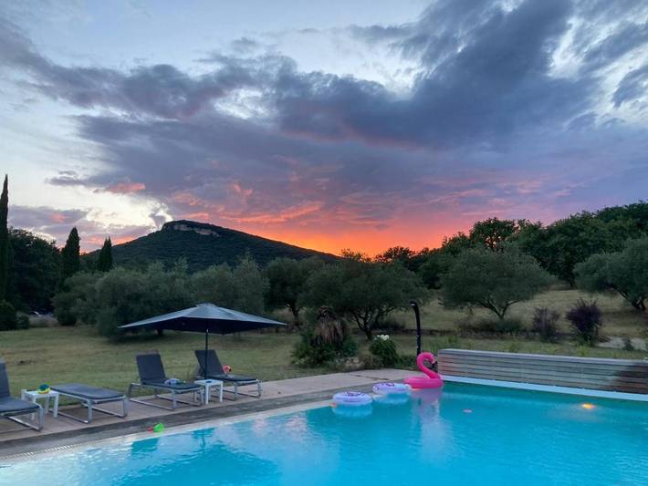 Maison d’hôte pour 40 personnes, avec vue ainsi que jardin et piscine, adapté aux familles dans le Gard - 4