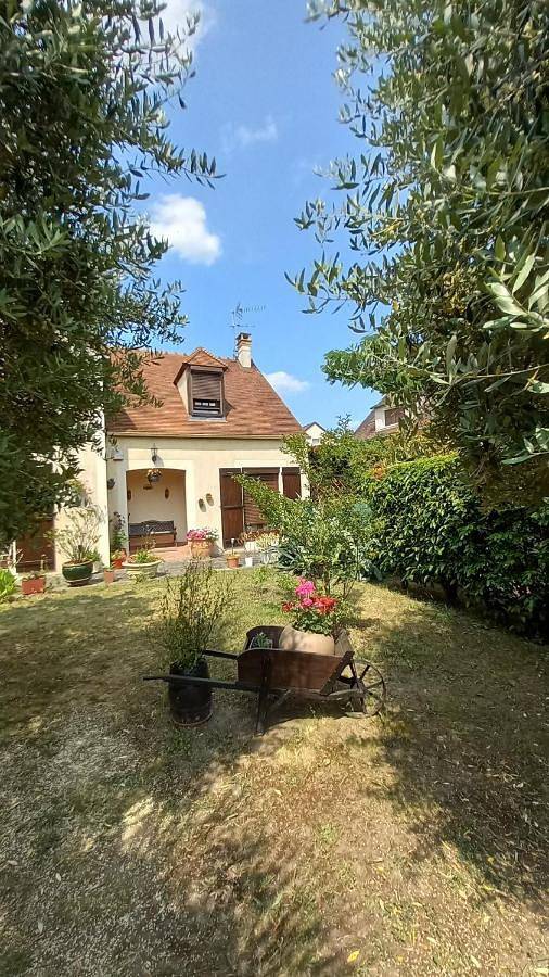 One-Bedroom House in Herblay-sur-Seine, Val-d'Oise