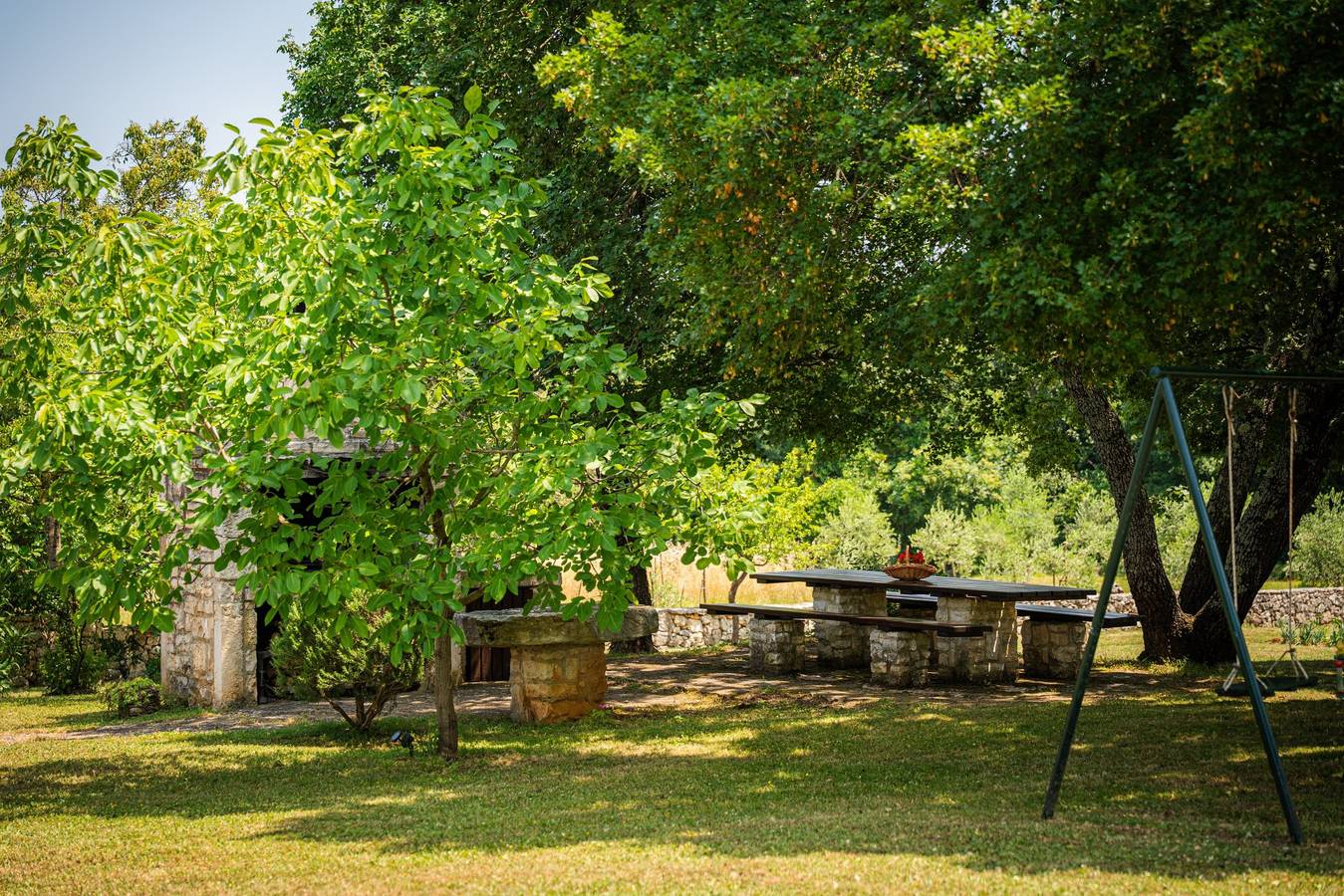 Ferienhaus Lijana * ruhige Lage, 3500 m2 eingezäunter Garten, Wlan in Marčana, Südküste Istrien