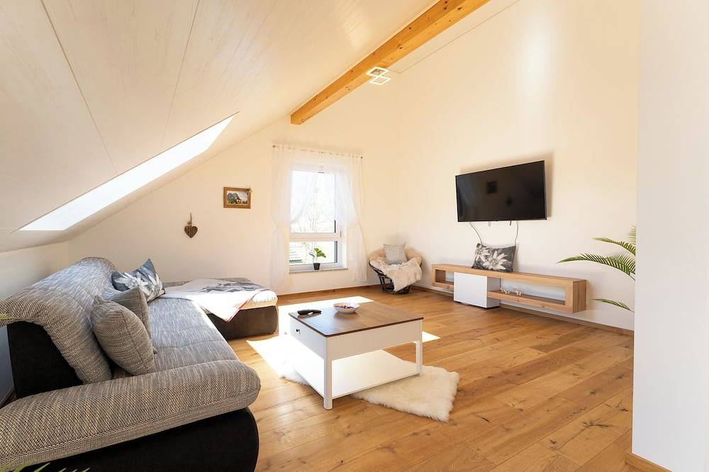 Ganze Wohnung, Ferienwohnung Anemone - 4 Zimmer, großer Balkon & Alpenflair in Germaringen, Bayerisch Schwaben