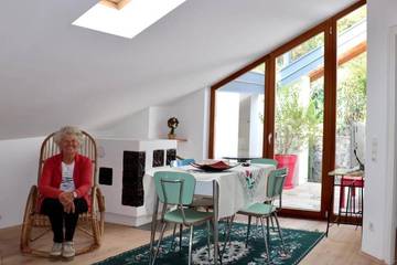 Gîte pour 2 personnes, avec vue ainsi que bassin pour enfant et terrasse, animaux acceptés à Chiusa