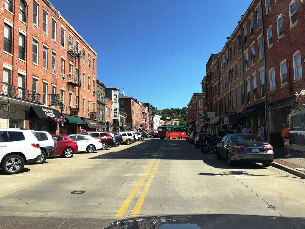 Walk 2 Downtown ~ hundefreundlich ~ Kamin ~ Ev Charger vor Ort! in Galena, Jo Daviess County