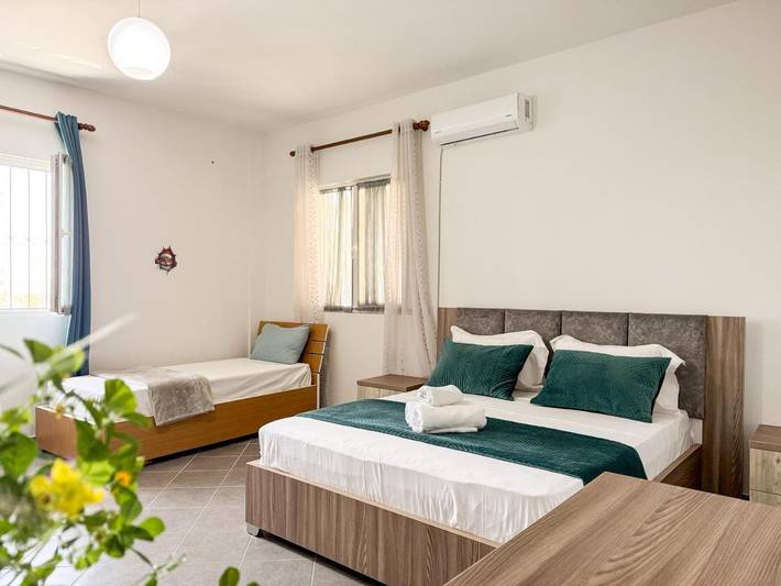 Villa pour 11 personnes, avec piscine ainsi que jardin et vue, animaux acceptés