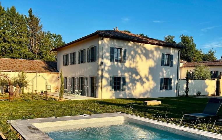 Maison d’hôte pour 4 personnes, avec Terrasse ainsi que Jardin et Piscine