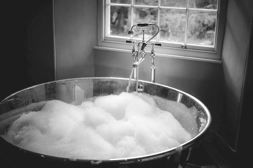 The Manor at Boconnion w/ Pool & Tennis Court in Cornwall