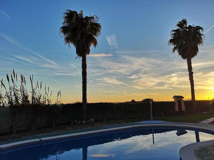 Apartamento de vacaciones para 4 personas, con piscina además de balcón y vistas - 1
