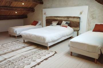 Gîte pour 4 personnes, avec jacuzzi ainsi que jardin et terrasse, animaux acceptés à Le Caylar