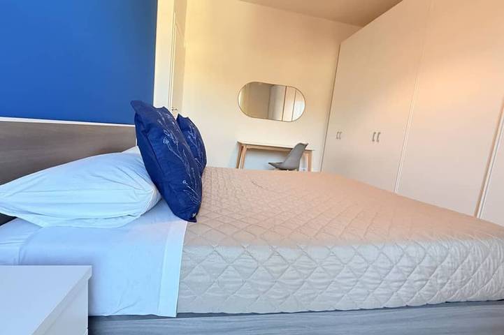 Appartement entier, Découvrez l'appartement Dante, une élégante résidence située dans un quartier calme à seulement 15 minutes de Florence. Meublé avec goût et doté de finitions de qualité, cet appartement est conçu pour ceux qui veulent un environnement raffiné in Prato, Province de Prato