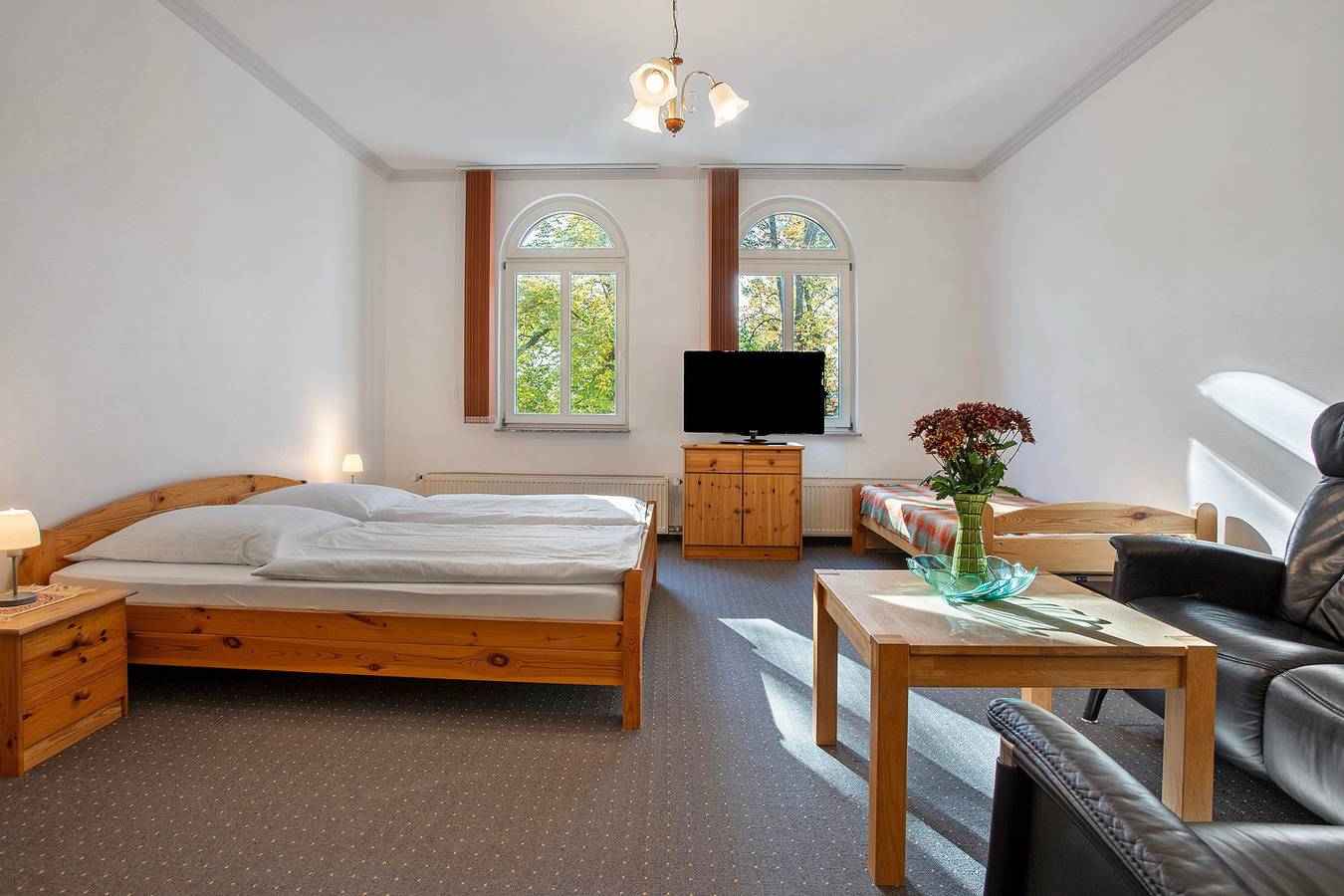 Apartamento entero, Apartamento 'Fewo "Herrensee" An Der Kietzbrücke' con vistas al lago, jardín compartido y Wi-Fi in Waren (Müritz), Lago Müritz