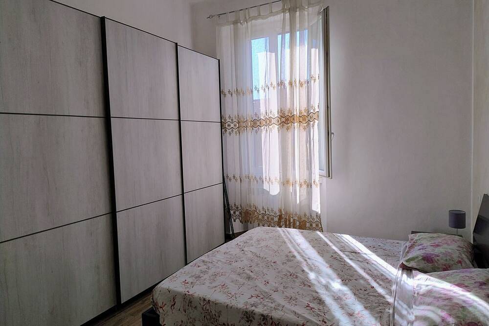 Entire apartment, Bright and cozy apartment in quiet part of town in Sesto San Giovanni, Milan Province