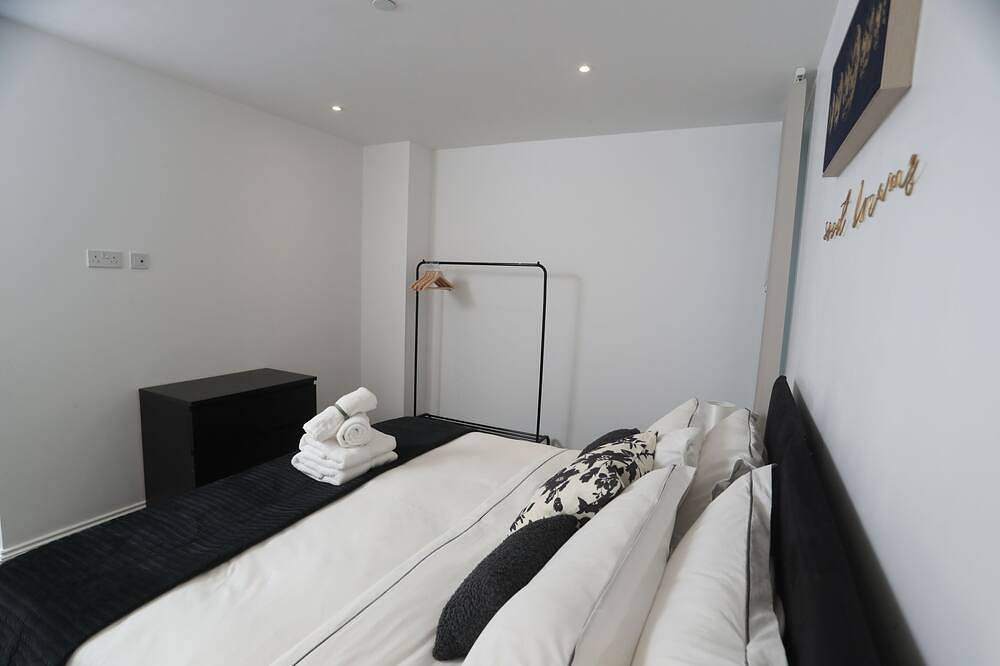 Apartamento entero, Lujoso-Apartamento-Baño privado externo in Watford, Hertfordshire