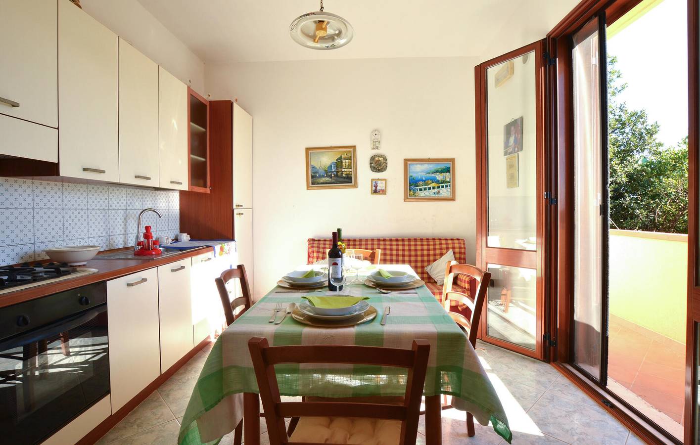 Apartamento vacacional entero, Acogedor apartamento con WiFi, aire acondicionado y aparcamiento, cerca de la playa y restaurantes. in Contrada Fiori, Menfi