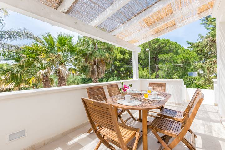 Ferienhaus für 7 Personen, mit Balkon und Terrasse sowie Ausblick in Lido Specchiolla