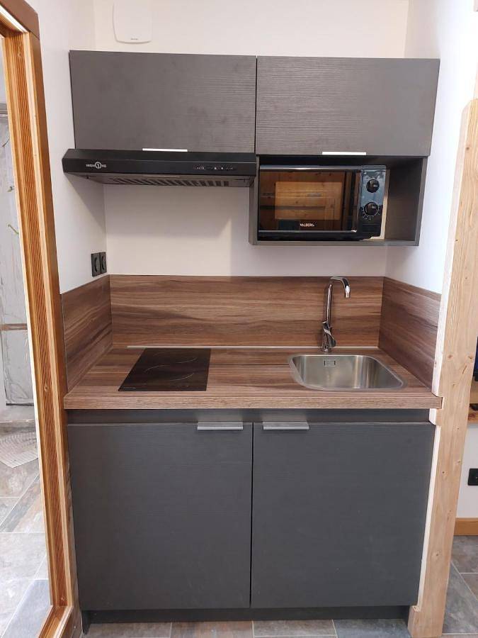 Gîte pour 3 personnes, avec terrasse et vue dans Saint-Thibaud-de-Couz