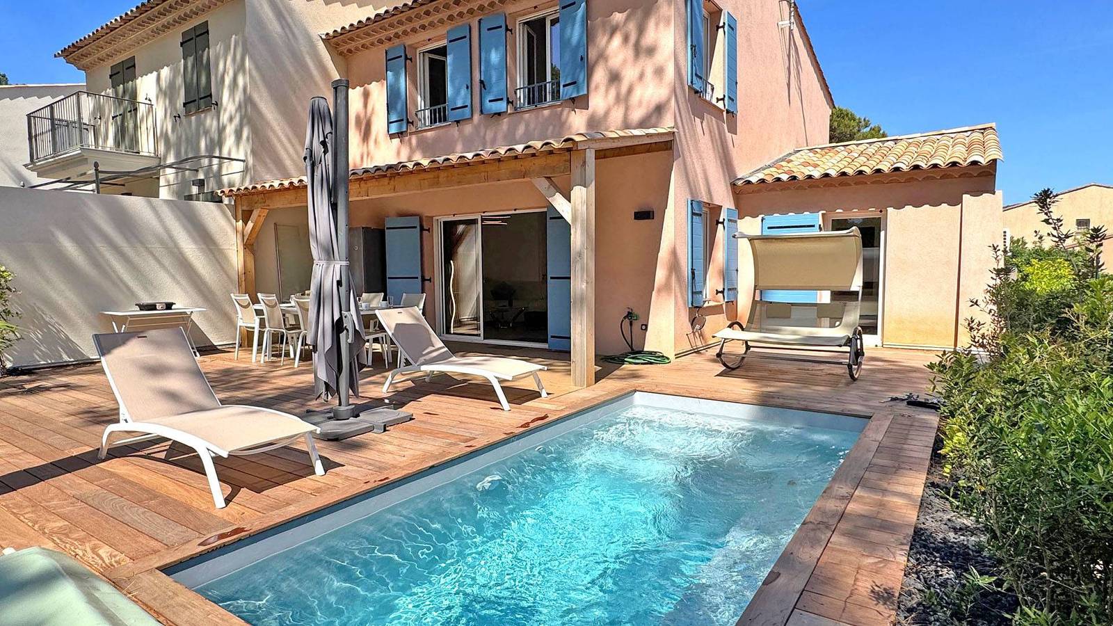 Apartamento vacacional entero, House T4 - 8/10 people - Air conditioning - Wifi - Private pool - Beach on foot - Ste Maxime in La Nartelle, Sainte-Maxime