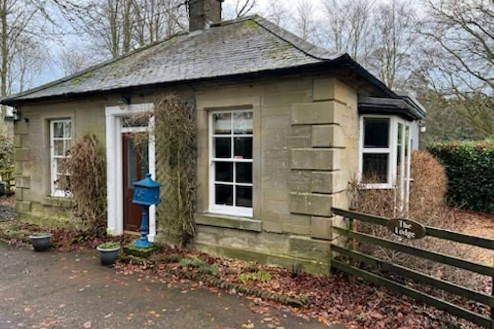 The Lodge- charming cottage on private country house estate in Scottish Borders