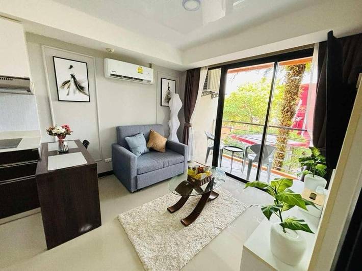 Appart’hôtel pour 2 personnes, avec terrasse et jardin ainsi que vue et piscine
