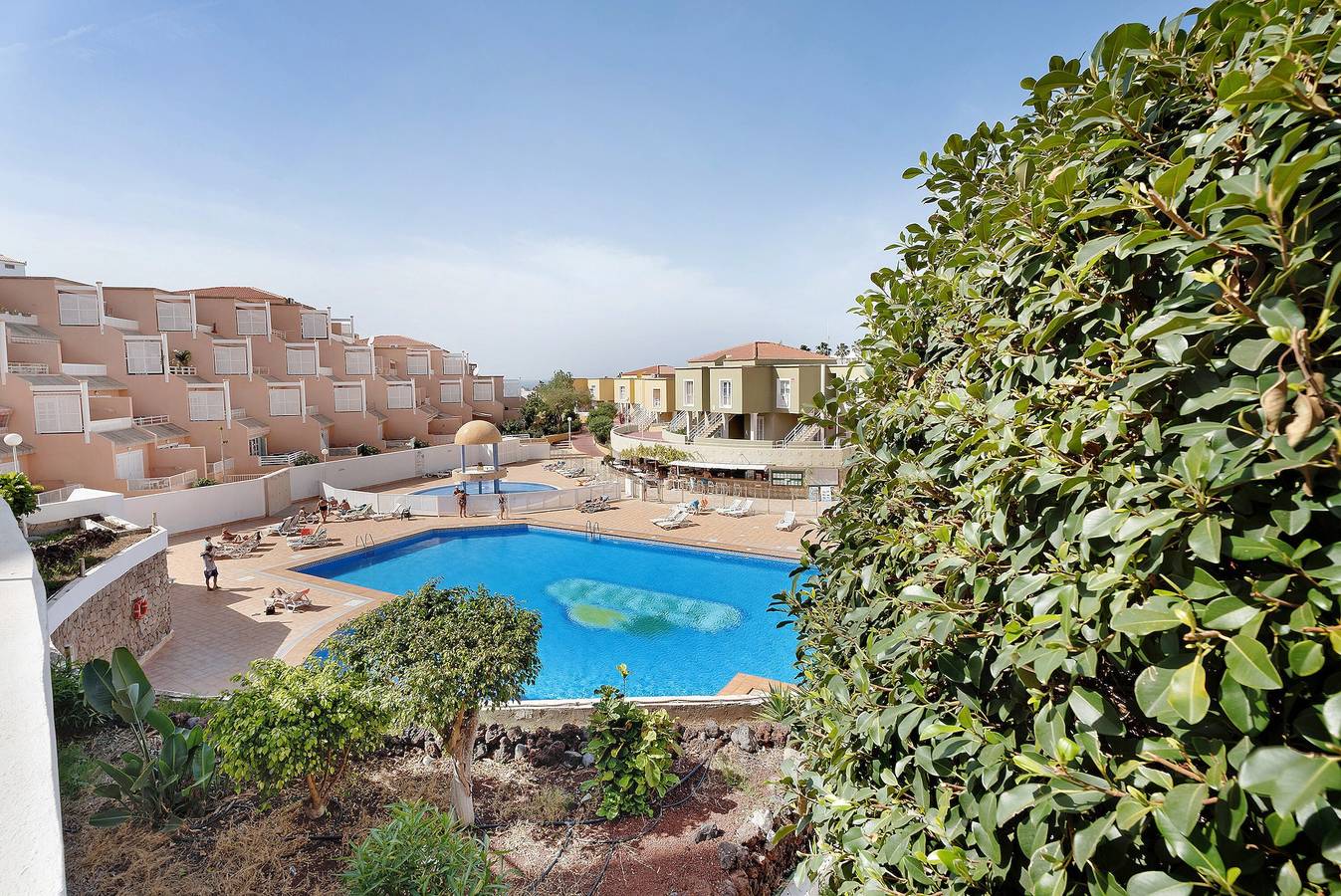 Geheel appartement, Vakantieappartement 'Complejo 206' met zeezicht, gedeeld zwembad en wifi in Puerto Colon, Adeje