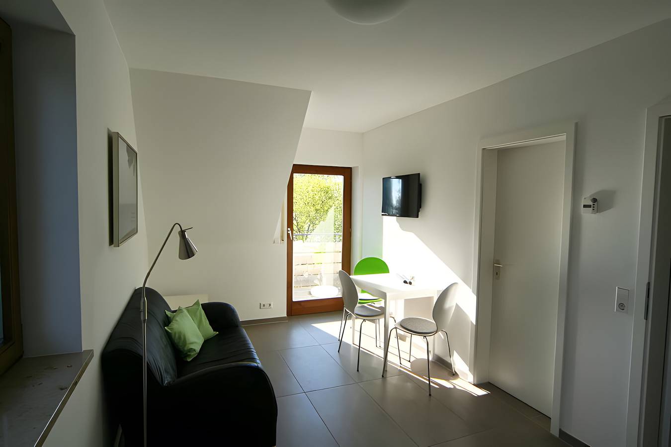 Ganze Wohnung, Apartment 'Sonnendeck mit Balkon' mit Seeblick, Gemeinschaftsterrasse und Wlan in Moos, Untersee