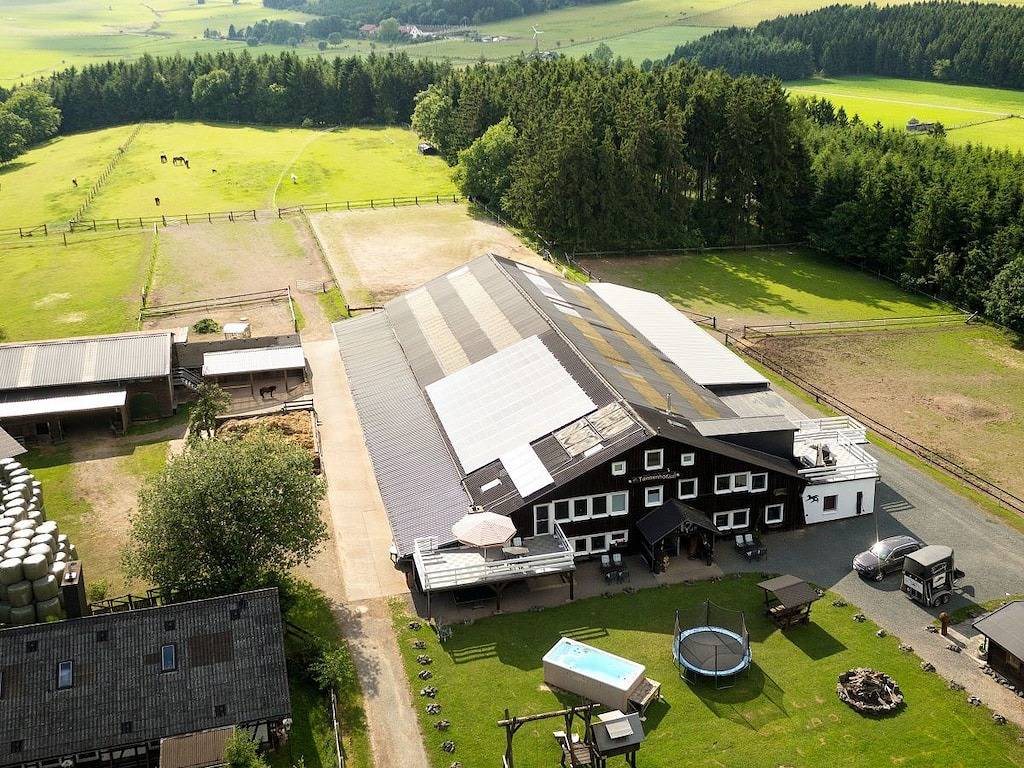 - Reit und Ferienanlage Tannenhof in Korbach, Waldecker Land