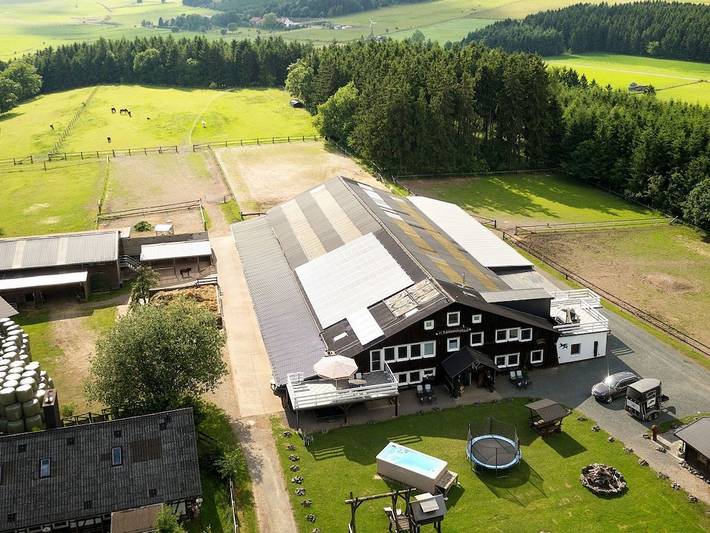 Ferienhaus für 4 Personen, mit Balkon und Terrasse sowie Garten und Pool in Korbach