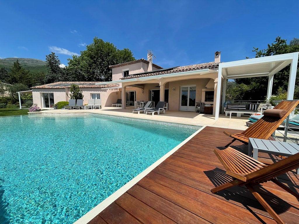 Chambres d’hôtes Smartazur - Chambre Rouge in Vence, Région de Cannes