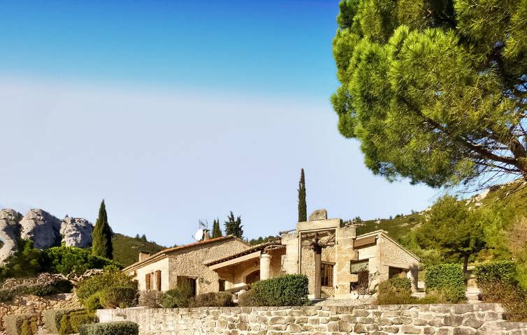 Appartement confortable avec piscine, parking et WiFi aux Baux-de-Provence in Les Baux-de-Provence, Région d'Arles