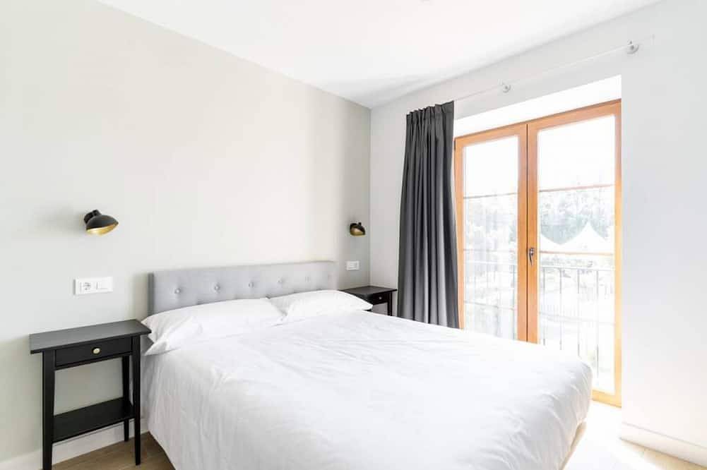 Appartement entier, Apartment for families or couples with double whirlpool bath and garden view. in Villaverde de Pontones, Ribamontán al Monte
