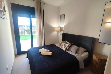 Apartment for 6 People in El Paraiso Torrevieja, Torrevieja, Photo 4