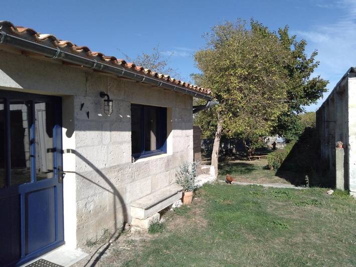 Gîte pour 2 personnes, avec terrasse à Villebois-Lavalette