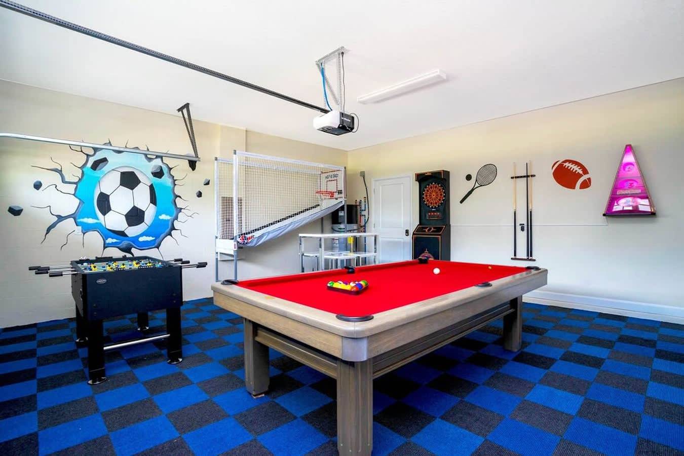 Stunning 9 Bd Single Family w Pool Champions Gate 1508 in ChampionsGate, Four Corners