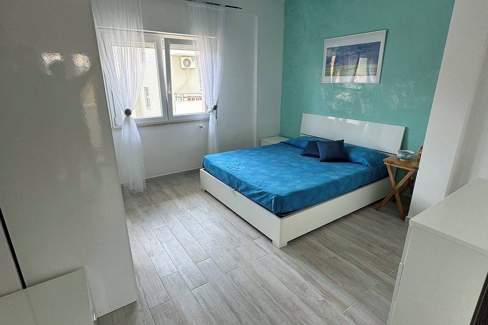 Ganze Wohnung, Vacation House Sea View (at 50mt) in Nettuno, Rom Provinz