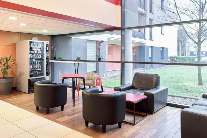 Hôtel pour 3 personnes, animaux acceptés à Saint-Cyr-l'École - 3