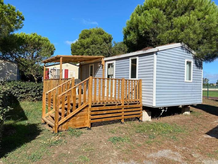 Camping pour 6 personnes, avec Terrasse ainsi que Jardin et Piscine