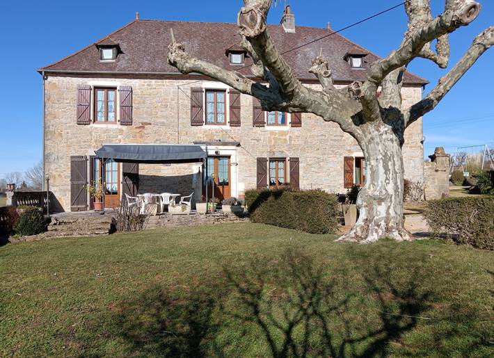 Gîte pour 5 personnes, avec terrasse et jardin
