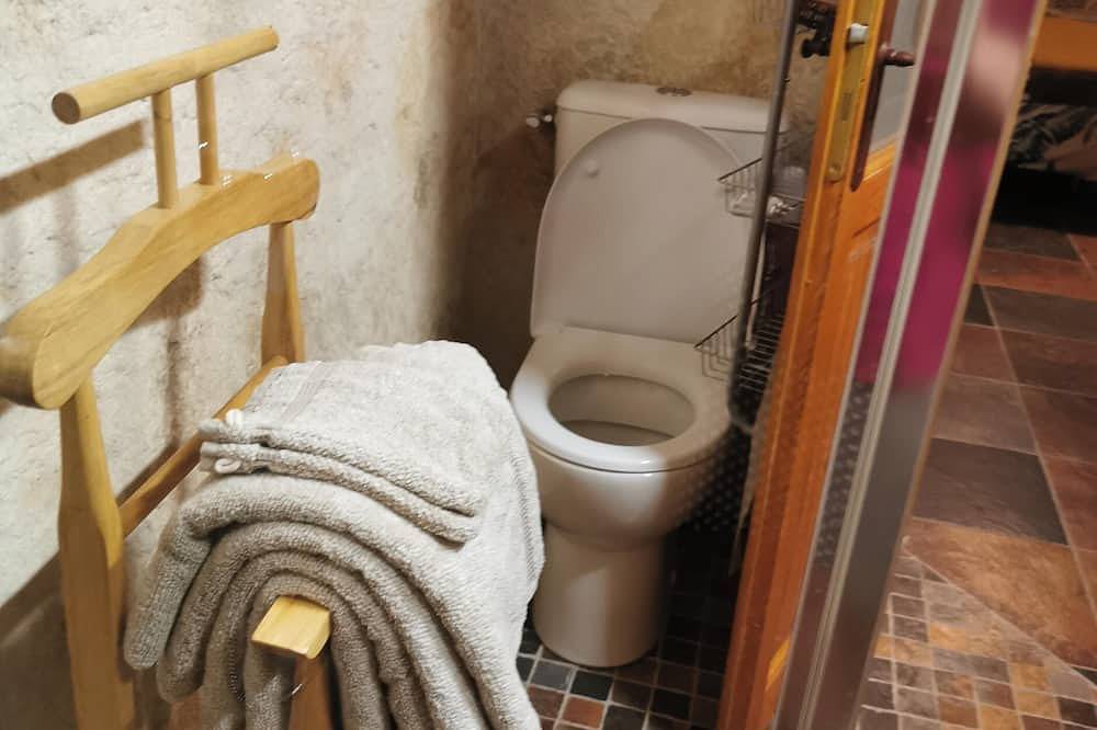 Appartement entier, Homerez - Studio Bio avec jardin. in BIO, Parc Naturel Régional des Causses du Quercy