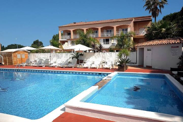 Studio für 2 Personen, mit Balkon und Balkon/Terrasse sowie Terrasse und Pool