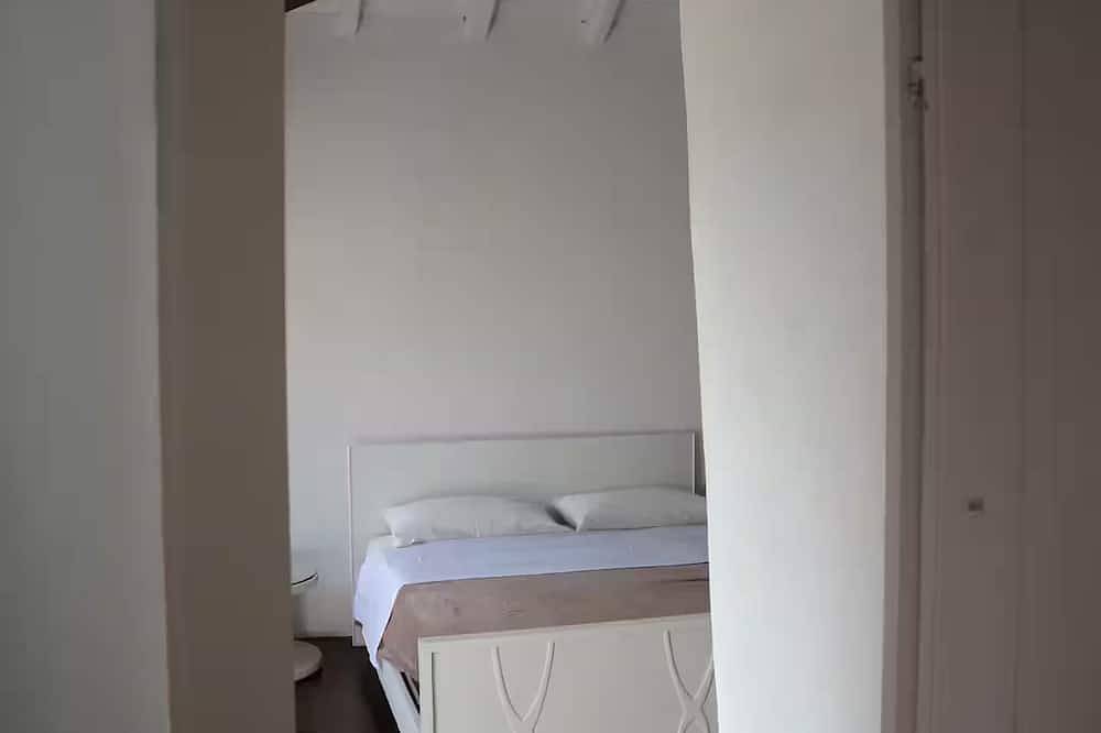 Traditional Piazza Home/Balcony/ Private Garden in Cernobbio, Comer See