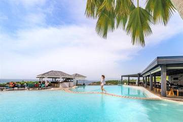 Hôtel pour 3 personnes, avec jardin et sauna ainsi que vue et piscine, animaux acceptés en Guadeloupe