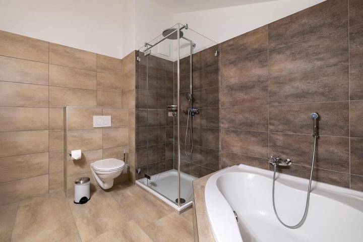 Gîte pour 8 personnes, avec vue et balcon dans Thermes Du Grand Hotel Regina - 3