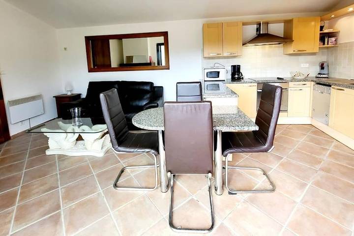 Location de vacances pour 5 personnes, avec Terrasse ainsi que Jardin et Vue à Santa-Maria-Siché