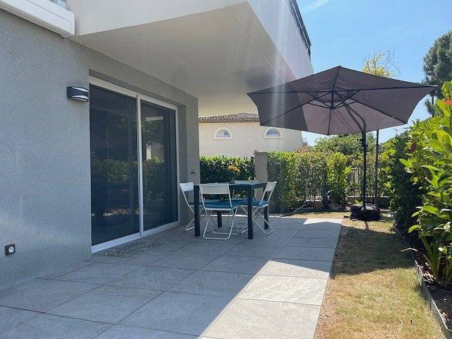 Ganze Ferienwohnung, Ferienwohnung für 4 Personen mit Terrasse in Le Lavandou, Mittelmeerküste (Frankreich)