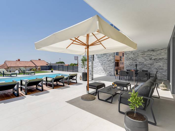 Villa für 8 Personen, mit Pool und Balkon sowie Sauna und Garten in Novigrad