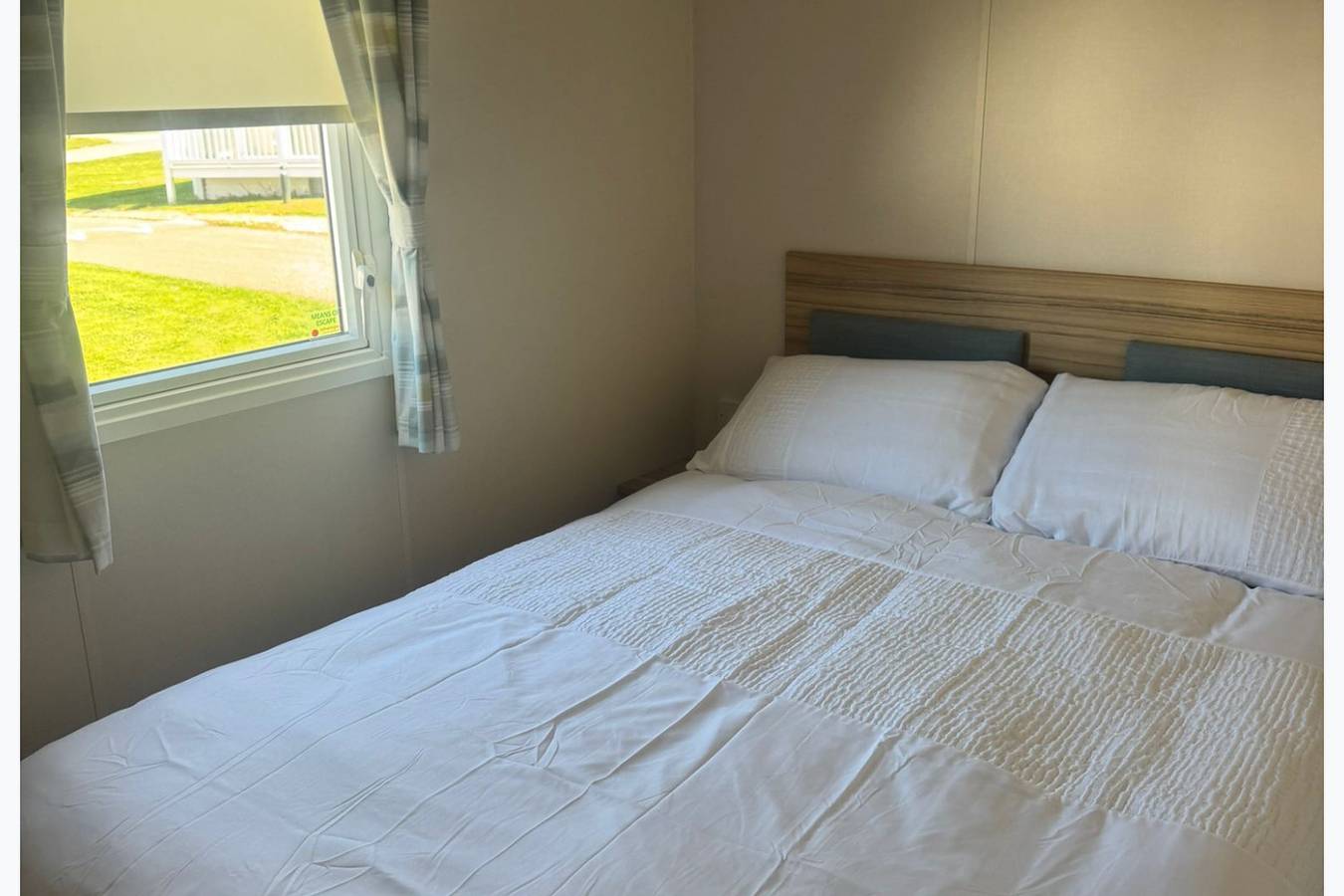 Caravan - Sleeps 6 - Parking in Lossiemouth, Moray